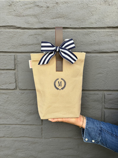 Personalized Wine Bag Monogram Wreath in Navy